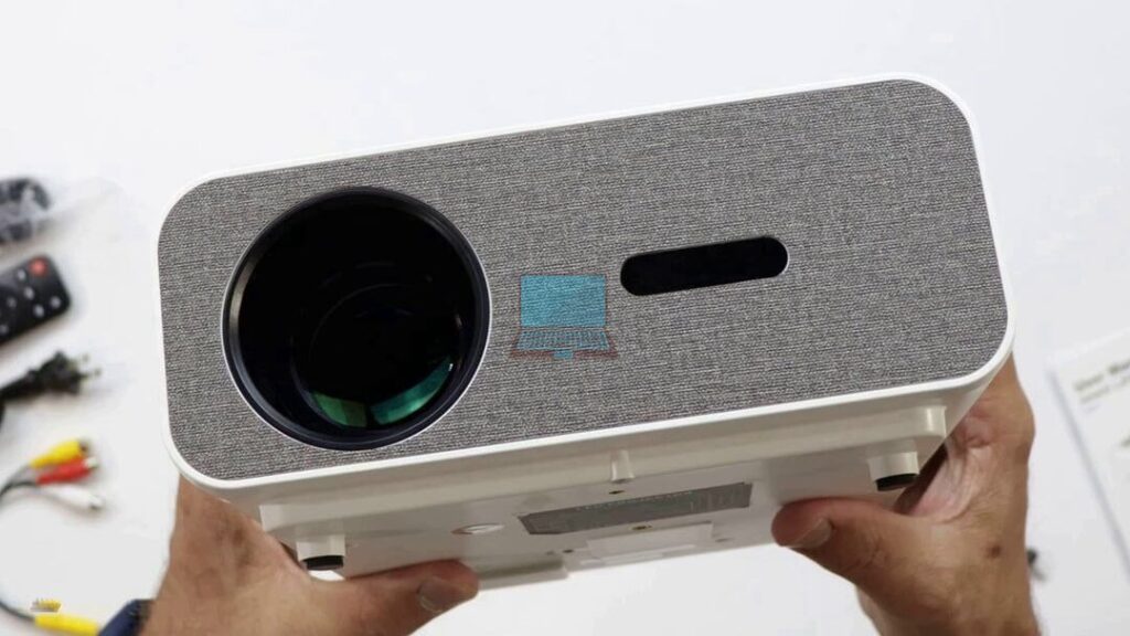 HOMPOW F1 REVIEW: Good projector for little money