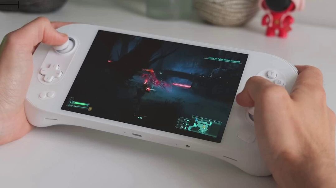 AYANEO 2S Review: Very powerful handheld but very expensive